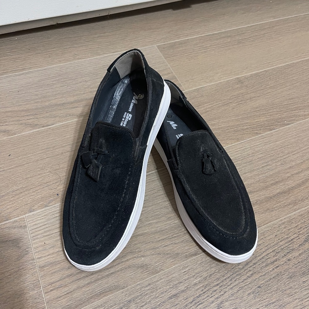 Black leather shoes luxury - never worn